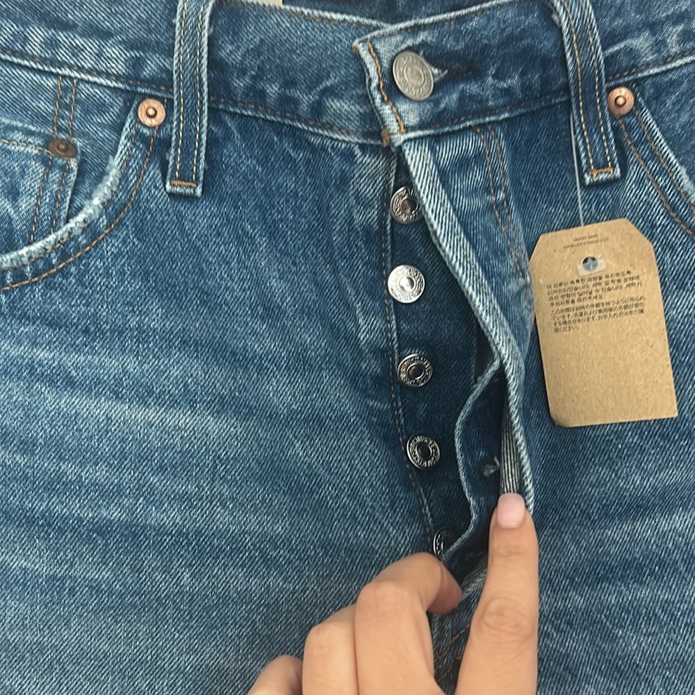 Levi’s 501s Distressed Highrise Denim Jean Non stretch Button Fly Short Size 31 - Picture 6 of 11